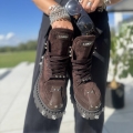 Brazowe-Traperki-Damskie-z-metalowymi-aplikacjami-model-TORI-CHOCO-skora-naturalna (11).jpeg