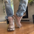 Ciemnobezowe-Traperki-Damskie-z-metalowymi-aplikacjami-model-TORI-TAUPE-skora-naturalna (14).jpeg