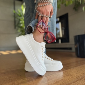 Białe Sneakersy Damskie ze złotą ozdobą PONSO WHITE skóra naturalna
