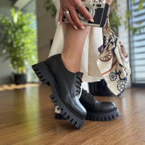 Czarne Półbuty Damskie LURSO model NUORO BLACK skóra naturalna