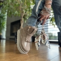 Ciemnobezowe-Wyzsze-Sneakersy-Damskie-na-platformie-model-DORIO-TAUPE-skora-naturalna (7).jpeg
