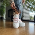 Bialy-Sneackers-damski-LURSO-z-rozowa-sznurowka-model-TRANI-WHITE-PIN- skora-naturalna (5).jpeg