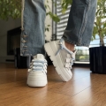 Bialy-Sneackers-Damski-LURSO-z-niebieska-sznurowka-model-TRANI-WHITE-BLUE-skora-naturalna (17).jpeg