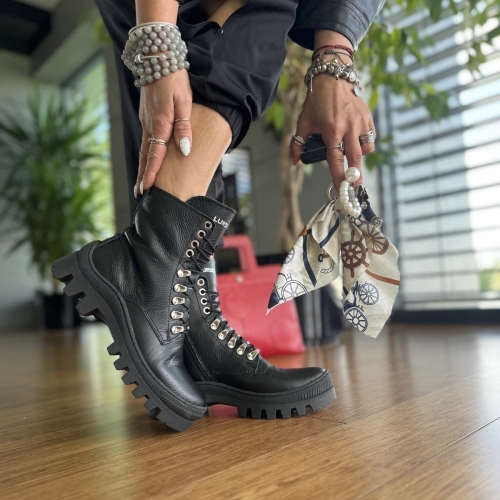 Czarne-Workery-Damskie-LURSO-model-CAROLINE-BLACK-skora-naturalna (1).jpeg
