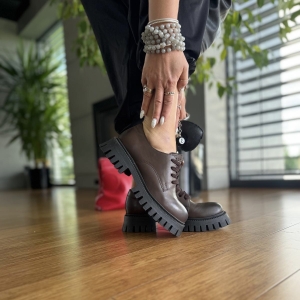 Półbuty Damskie w kolorze ciemnego brązu LURSO model NUORO DARK BROWN skóra naturalna