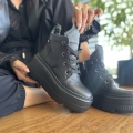 Czarne-Traperki-Damskie-na-platformie-model-LISA-BLACK-skora-naturalna (3).jpeg
