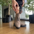 Ciemnobezowe-Traperki-Damskie-do-kostki-model-RACHEL-TAUPE-skora-naturalna (18).jpeg