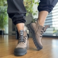 Ciemnobezowe-Traperki-Damskie-do-kostki-z-ozdobna-tasma-model-ROSE-TAUPE-skora-naturalna (2).jpeg