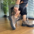 Ciemnobezowe-Traperki-Damskie-do-kostki-z-ozdobna-tasma-model-ROSE-TAUPE-skora-naturalna (10).jpeg
