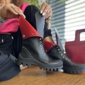 Czarne-Trapery-Damskie-LURSO-z-odwijanym-kolnierzem-PRETTAU-RED-BLACK-skora-naturalna (7).jpeg