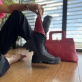 Czarne-Trapery-Damskie-LURSO-z-odwijanym-kolnierzem-PRETTAU-RED-BLACK-skora-naturalna (17).jpeg