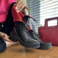 Czarne-Trapery-Damskie-LURSO-z-odwijanym-kolnierzem-PRETTAU-RED-BLACK-skora-naturalna (26).jpeg