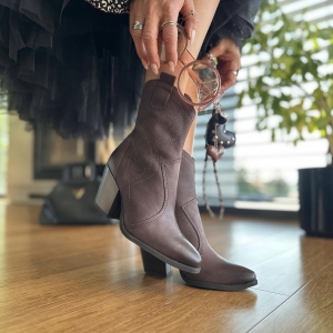 Brązowe Kowbojki Damskie z ozdobnymi odszyciami LUCE CHOCOLATE BROWN skóra naturalna