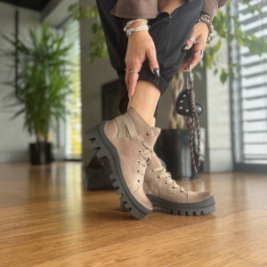 Ciemnobeżowe Traperki Damskie model FOLI TAUPE skóra naturalna